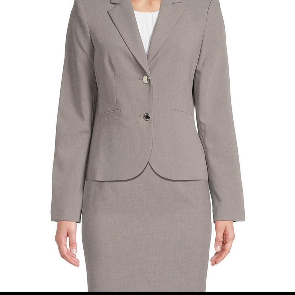 Calvin Klein Luxe Stretch 2 Button Notch Lapel Long Sleeve Blazer Tin color sz 4